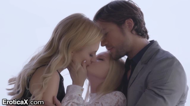 Двойной минет и секс втроем - #2